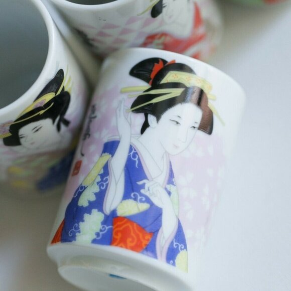 Set of Five Geisha Print Small Sake or Tea Cups - Picture 2 of 12